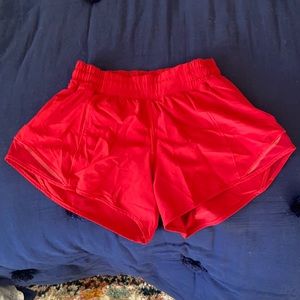 red lulu shorts